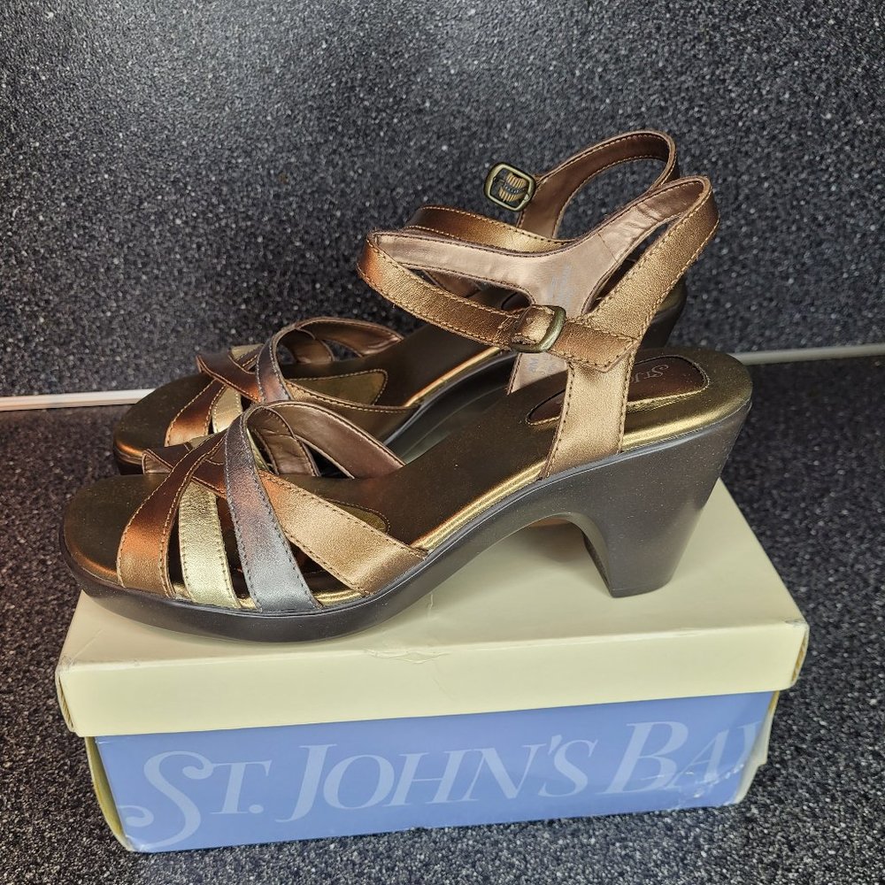 St. John's Bay Women's Dress Shoes Size 8 in Flora Bronze NIB